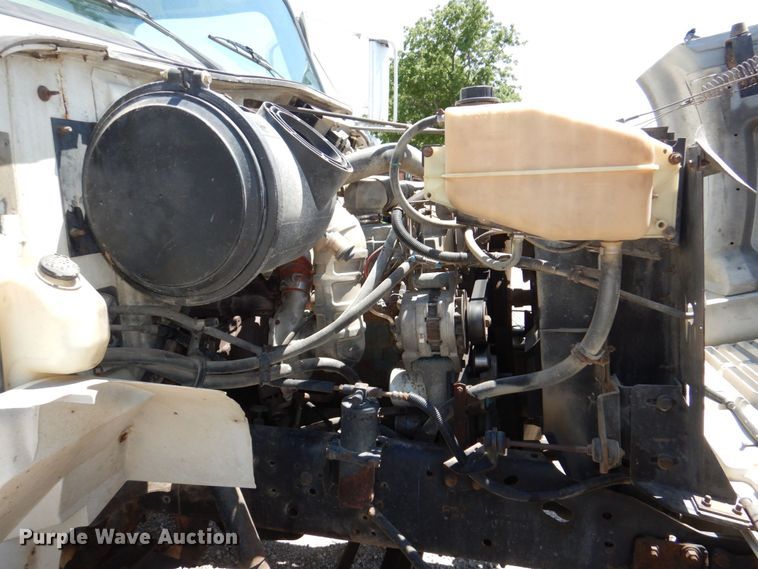 image for item DM2253 1996 International 4700  grain truck