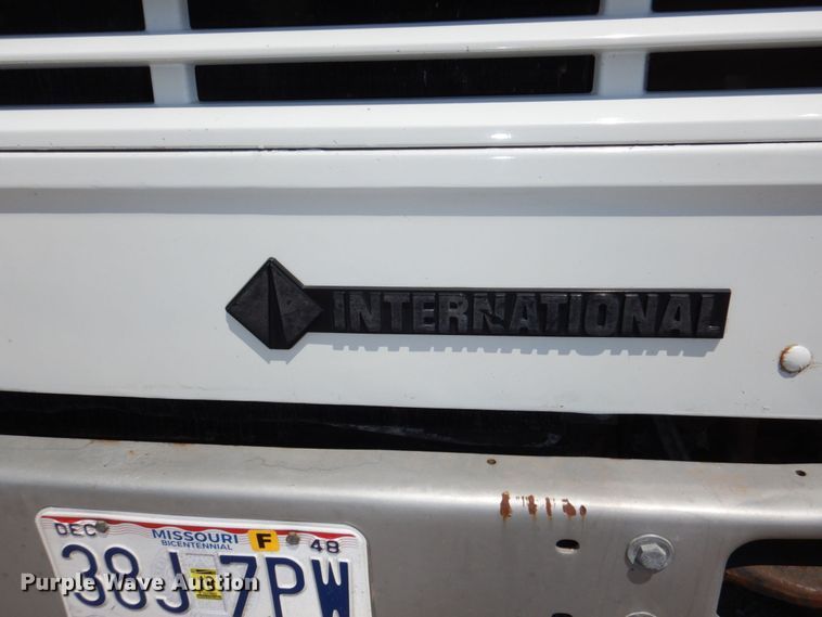 image for item DM2253 1996 International 4700  grain truck