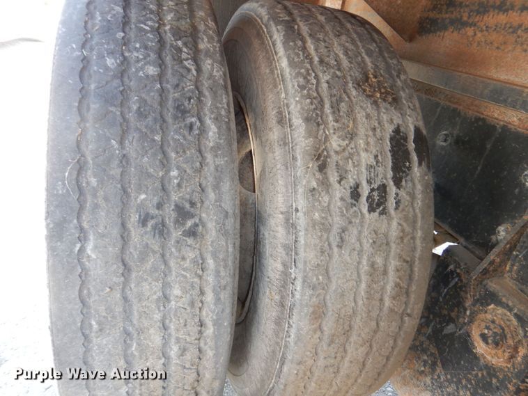 image for item DM2253 1996 International 4700  grain truck