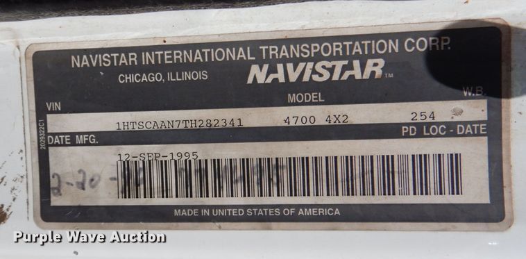 image for item DM2253 1996 International 4700  grain truck