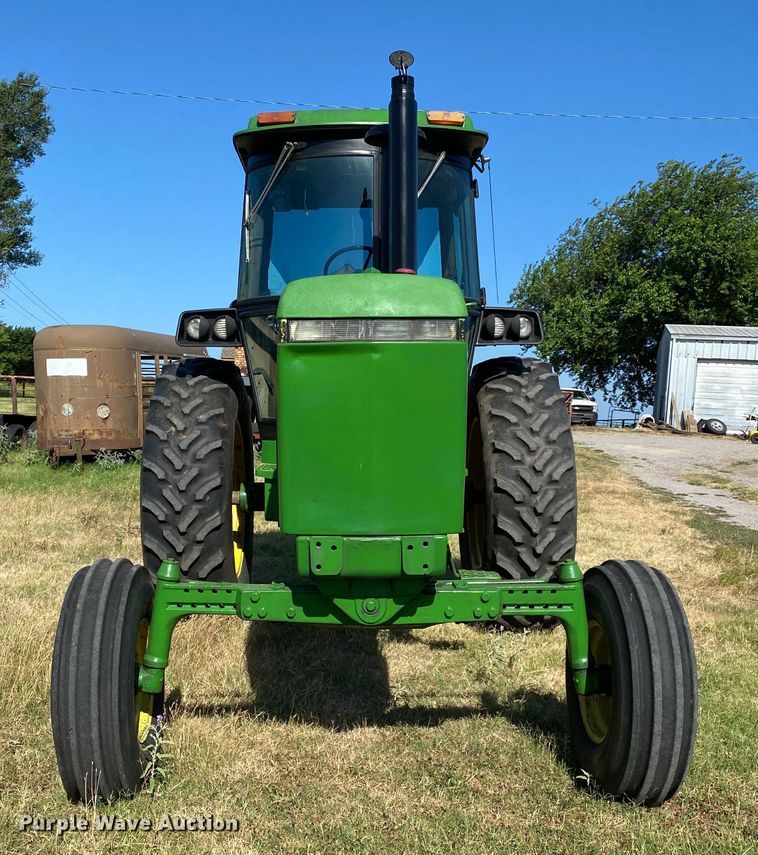 image for item DM4242 1985 John Deere 4050  tractor