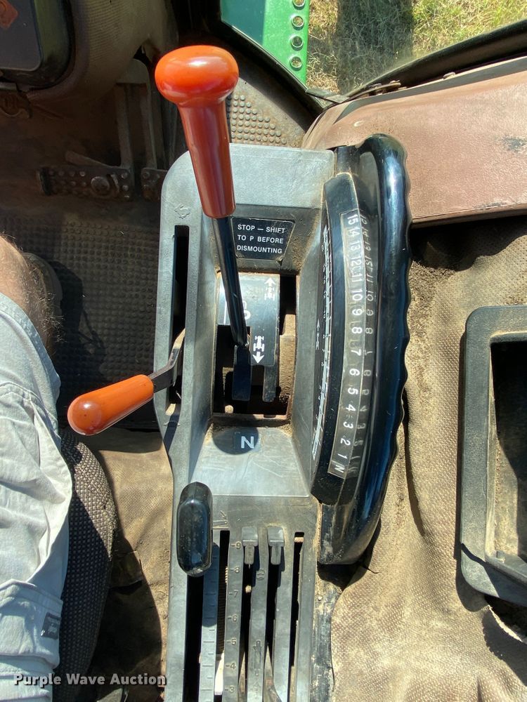 image for item DM4242 1985 John Deere 4050  tractor