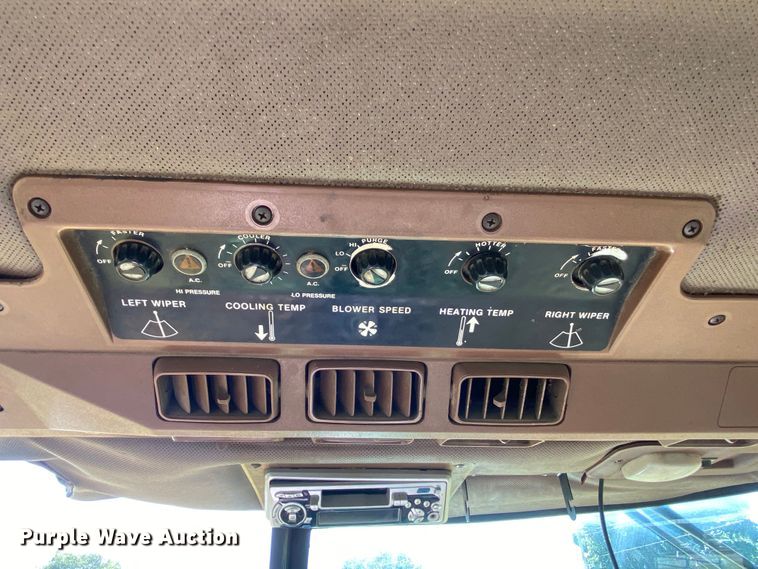 image for item DM4242 1985 John Deere 4050  tractor