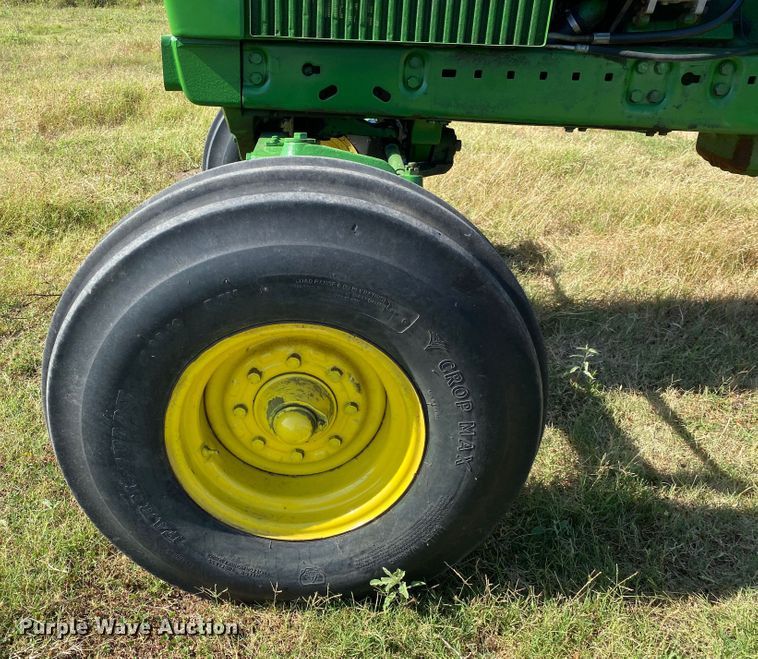 image for item DM4242 1985 John Deere 4050  tractor