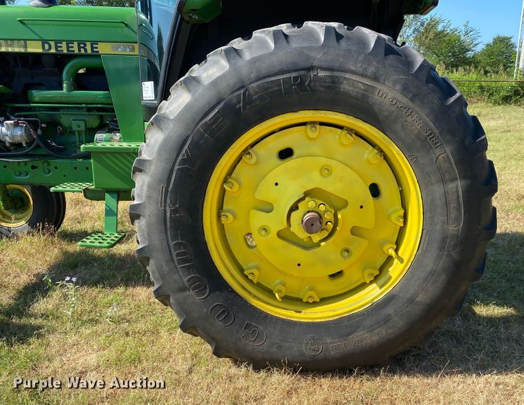 image for item DM4242 1985 John Deere 4050  tractor