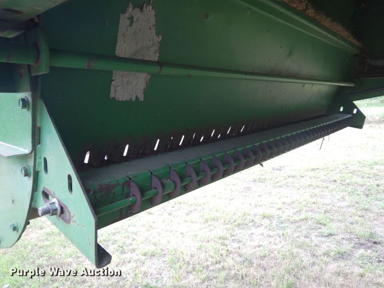 image for item DN0411 1990 John Deere 9600  combine