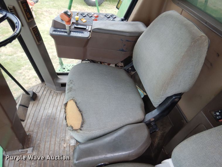 image for item DN0411 1990 John Deere 9600  combine