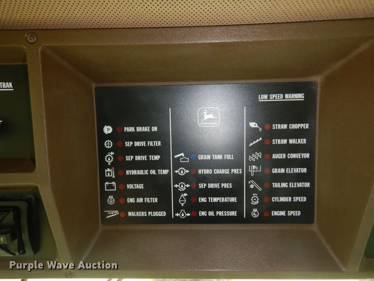 image for item DN0411 1990 John Deere 9600  combine