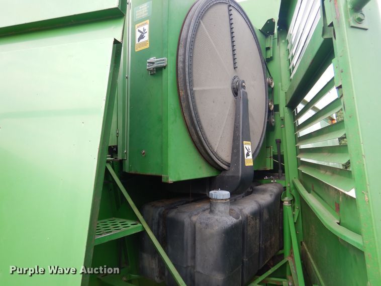 image for item DN0411 1990 John Deere 9600  combine