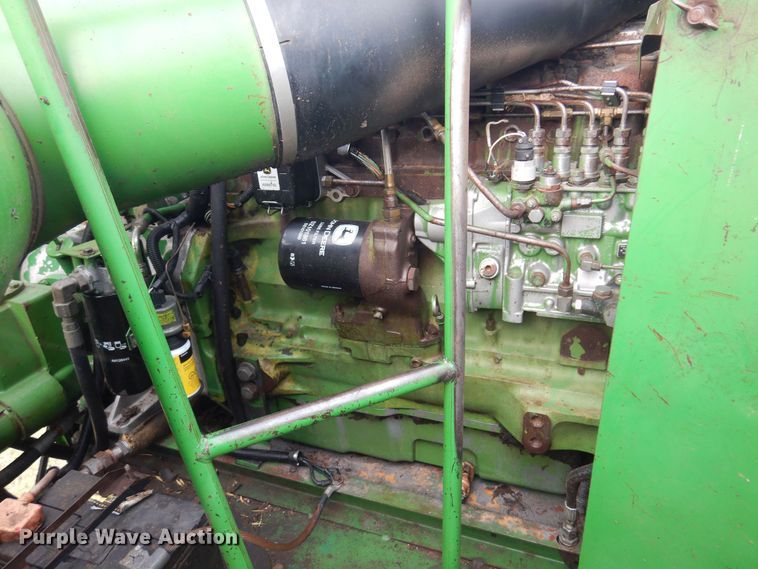 image for item DN0411 1990 John Deere 9600  combine