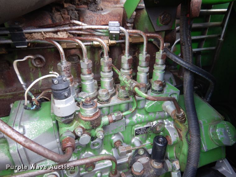 image for item DN0411 1990 John Deere 9600  combine