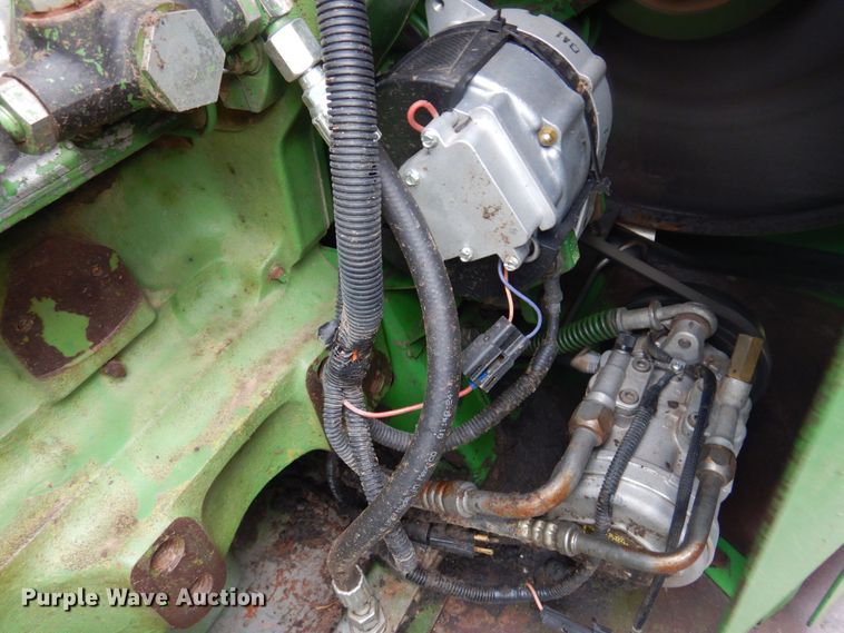 image for item DN0411 1990 John Deere 9600  combine