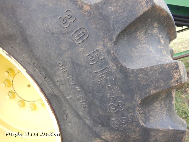 image for item DN0411 1990 John Deere 9600  combine