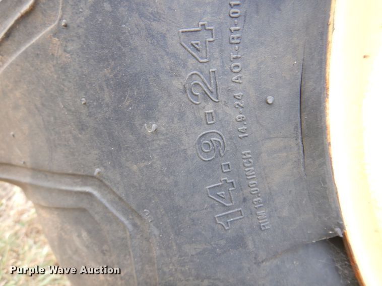 image for item DN0411 1990 John Deere 9600  combine