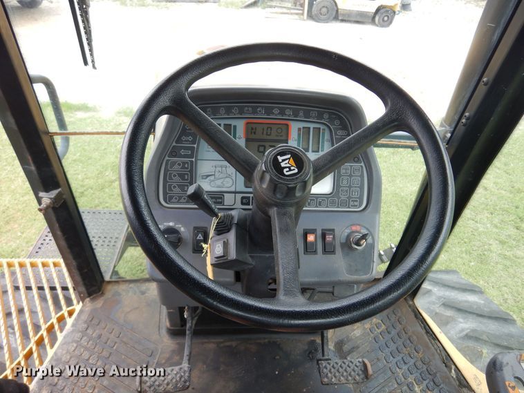 image for item DN0416 1995 Caterpillar Challenger 35  tractor