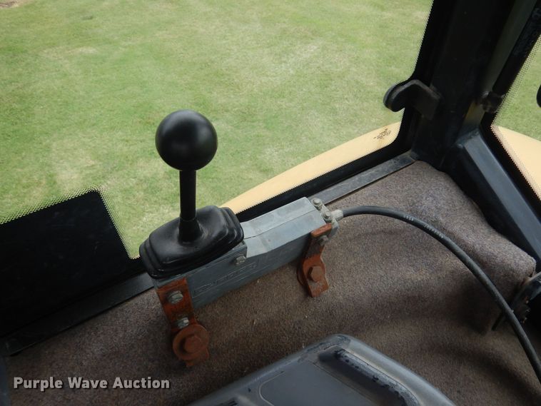 image for item DN0416 1995 Caterpillar Challenger 35  tractor