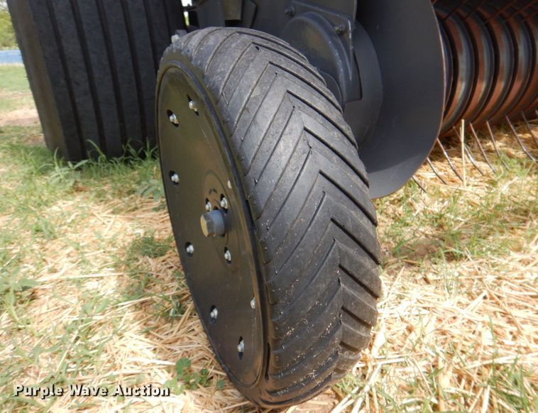 image for item DP4050 2016 Massey Ferguson 2946A  round baler