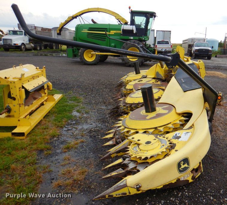 image for item DP4345 John Deere 770  rotary forage head