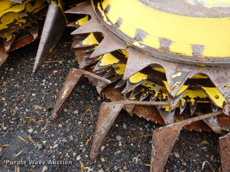 image for item DP4345 John Deere 770  rotary forage head