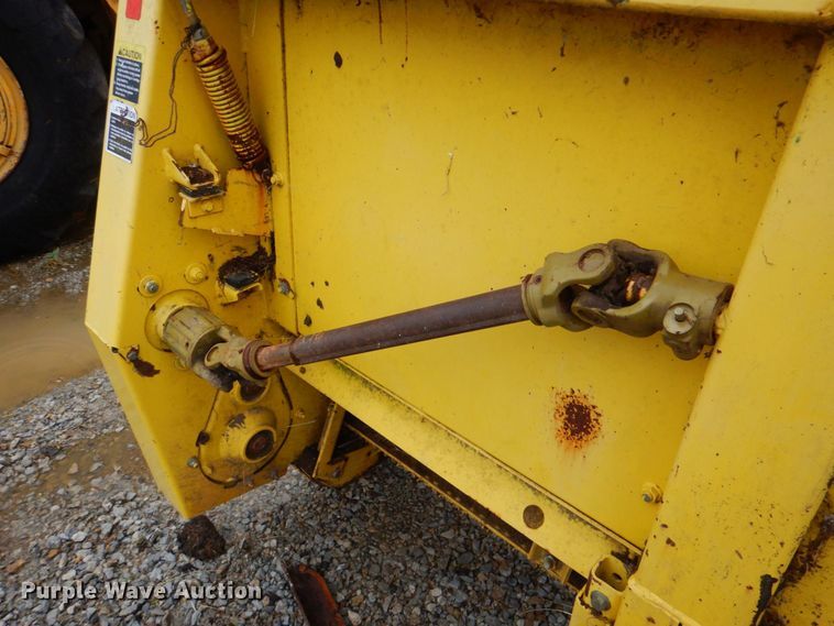 image for item DP4347 John Deere 640A  pickup head