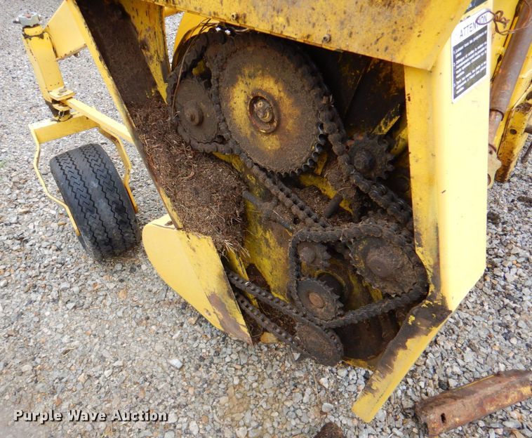 image for item DP4347 John Deere 640A  pickup head