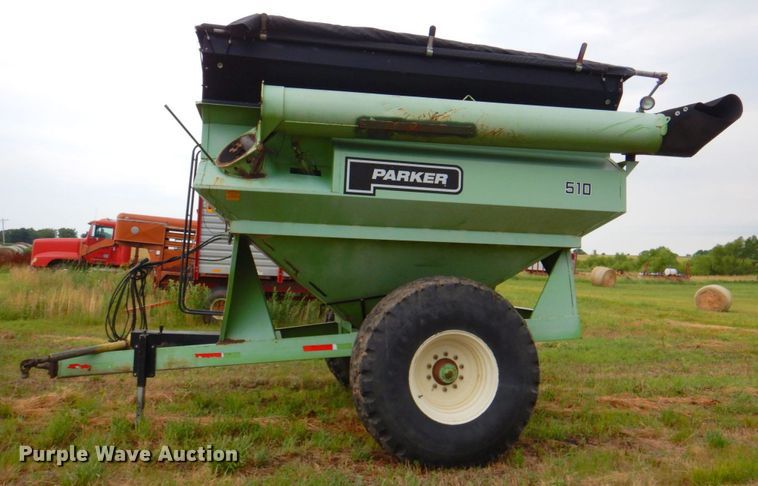 image for item DP4349 Parker 510  grain cart