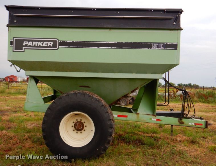 image for item DP4349 Parker 510  grain cart