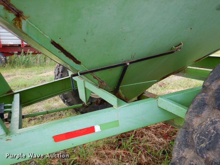 image for item DP4349 Parker 510  grain cart