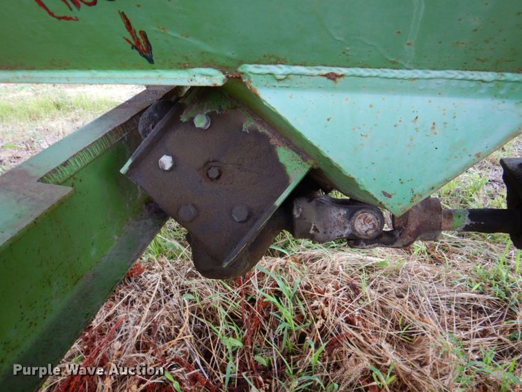 image for item DP4349 Parker 510  grain cart