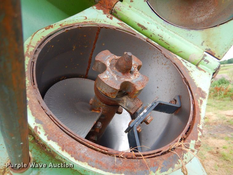 image for item DP4349 Parker 510  grain cart