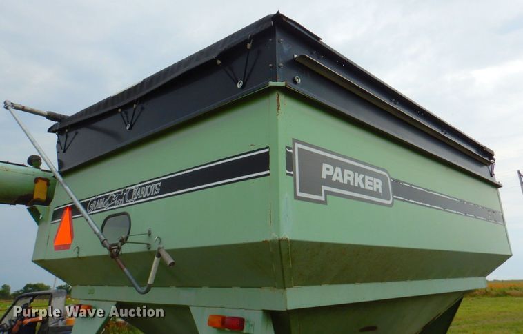 image for item DP4349 Parker 510  grain cart