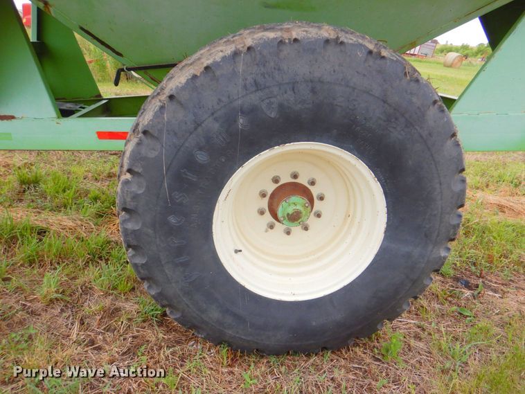 image for item DP4349 Parker 510  grain cart