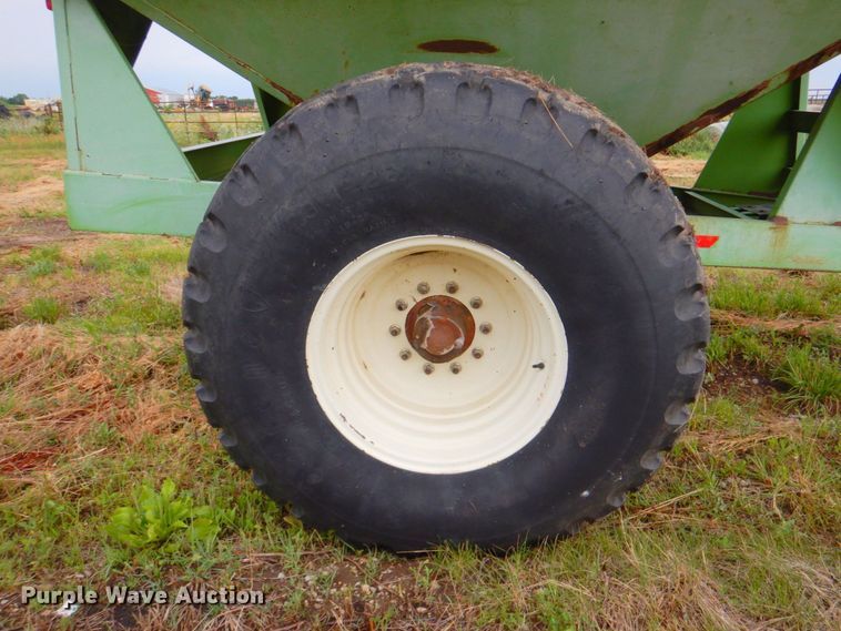 image for item DP4349 Parker 510  grain cart