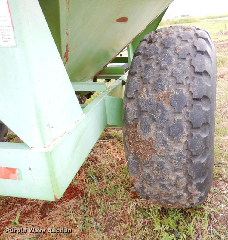 image for item DP4349 Parker 510  grain cart