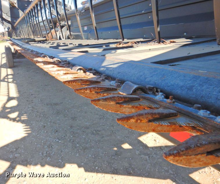 image for item DP4370 2010 MacDon FD70  flex draper head