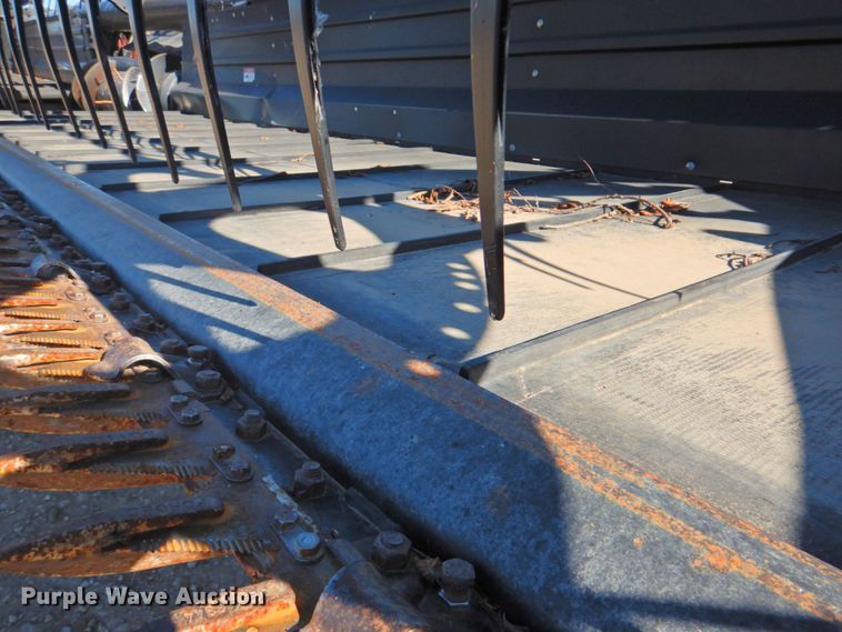 image for item DP4370 2010 MacDon FD70  flex draper head