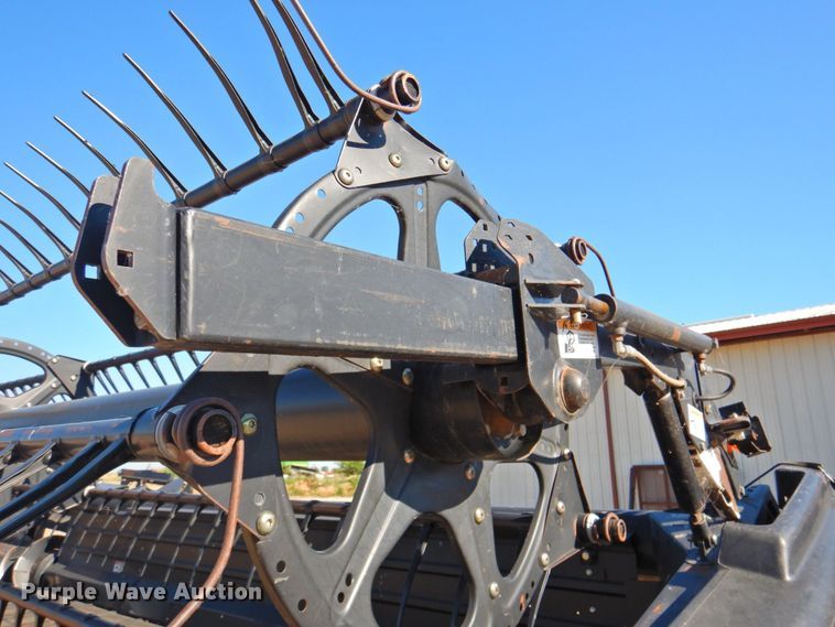 image for item DP4370 2010 MacDon FD70  flex draper head