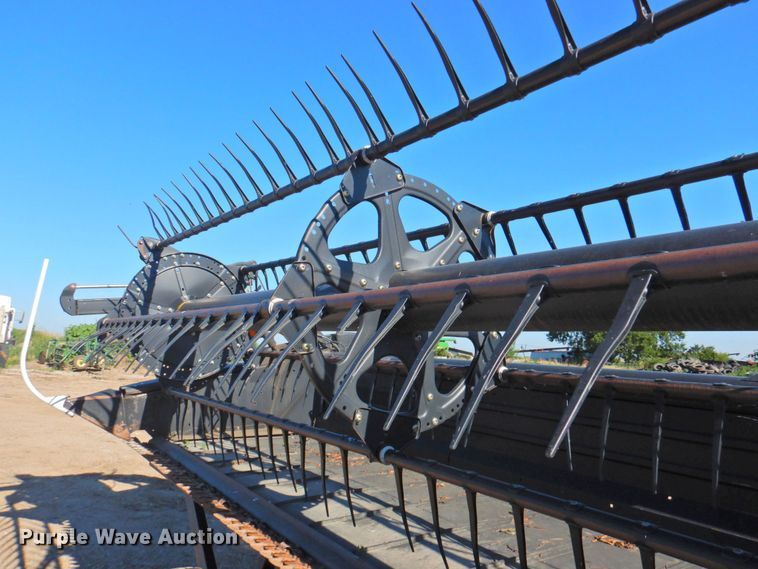 image for item DP4370 2010 MacDon FD70  flex draper head