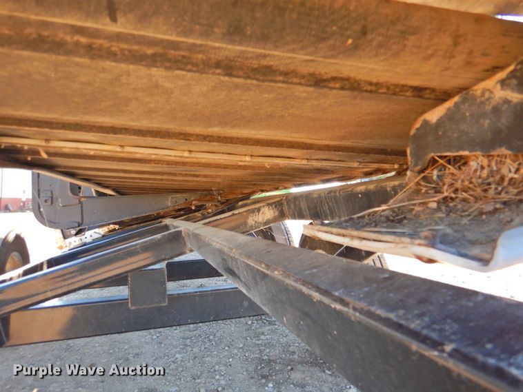 image for item DP4370 2010 MacDon FD70  flex draper head