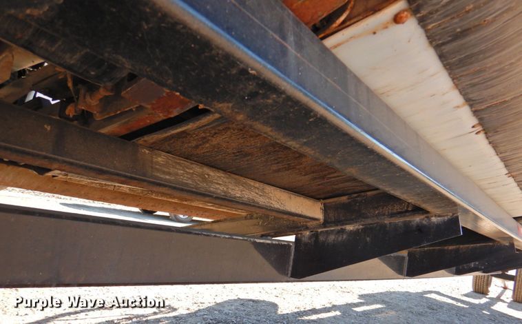 image for item DP4370 2010 MacDon FD70  flex draper head