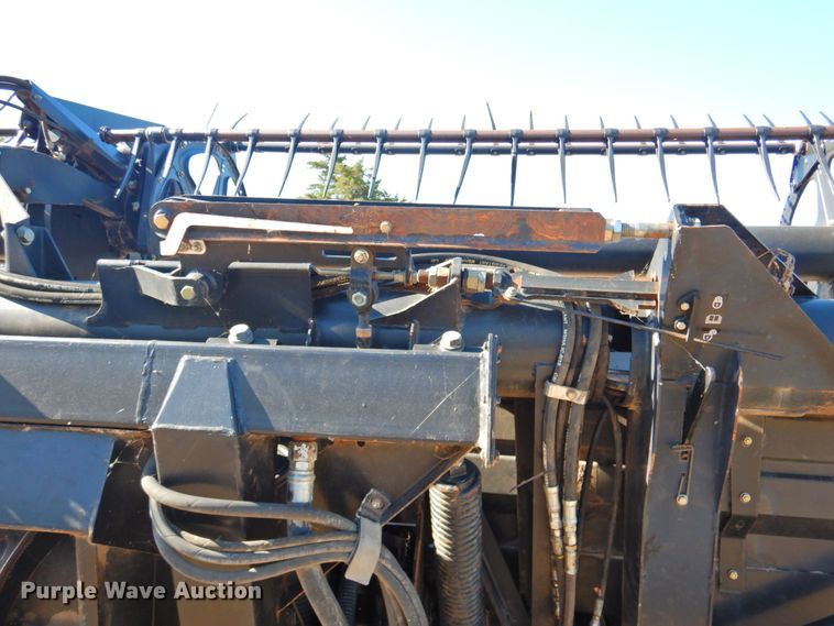 image for item DP4370 2010 MacDon FD70  flex draper head