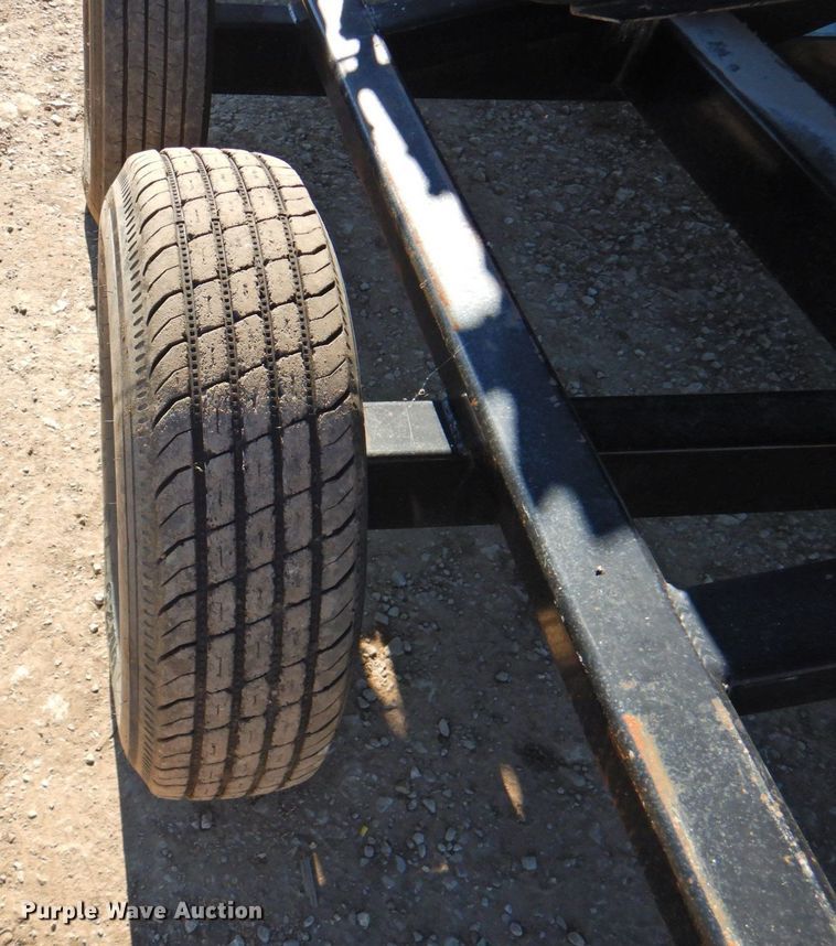 image for item DP4370 2010 MacDon FD70  flex draper head