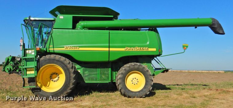 image for item DP4371 2005 John Deere 9760 STS  RWA combine