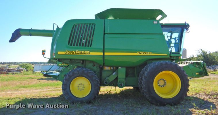 image for item DP4371 2005 John Deere 9760 STS  RWA combine