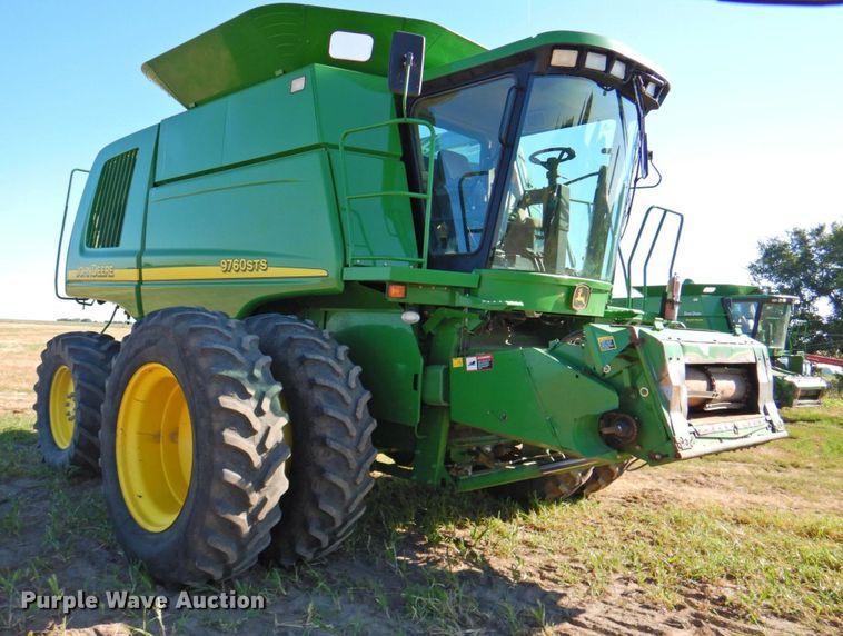image for item DP4371 2005 John Deere 9760 STS  RWA combine