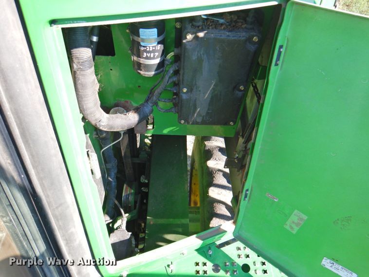 image for item DP4371 2005 John Deere 9760 STS  RWA combine
