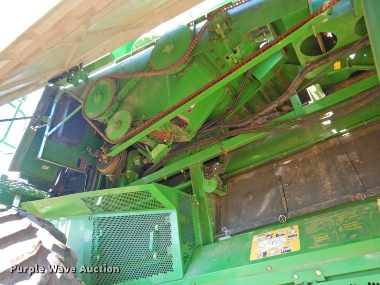 image for item DP4371 2005 John Deere 9760 STS  RWA combine