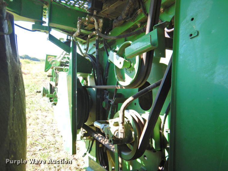 image for item DP4371 2005 John Deere 9760 STS  RWA combine