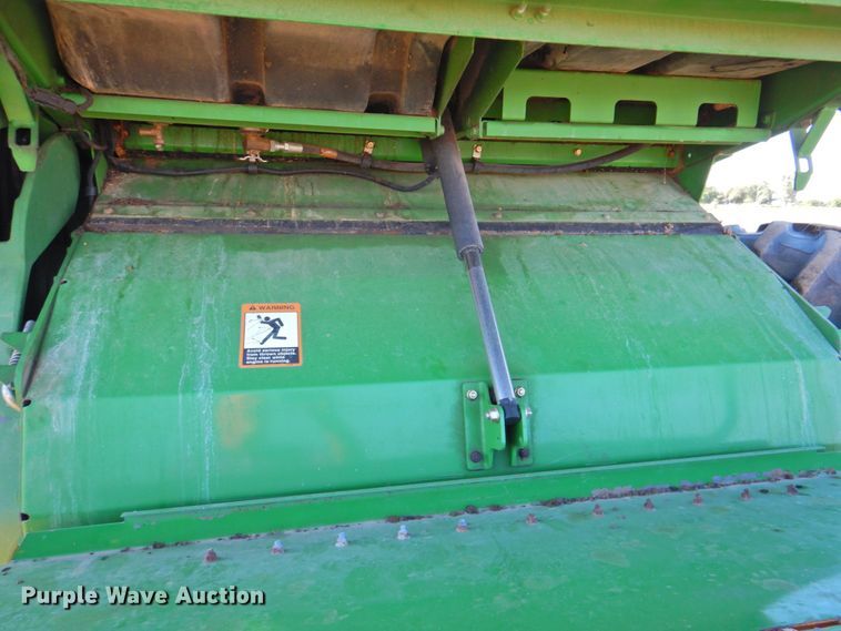 image for item DP4371 2005 John Deere 9760 STS  RWA combine