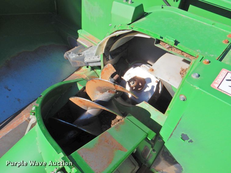 image for item DP4371 2005 John Deere 9760 STS  RWA combine